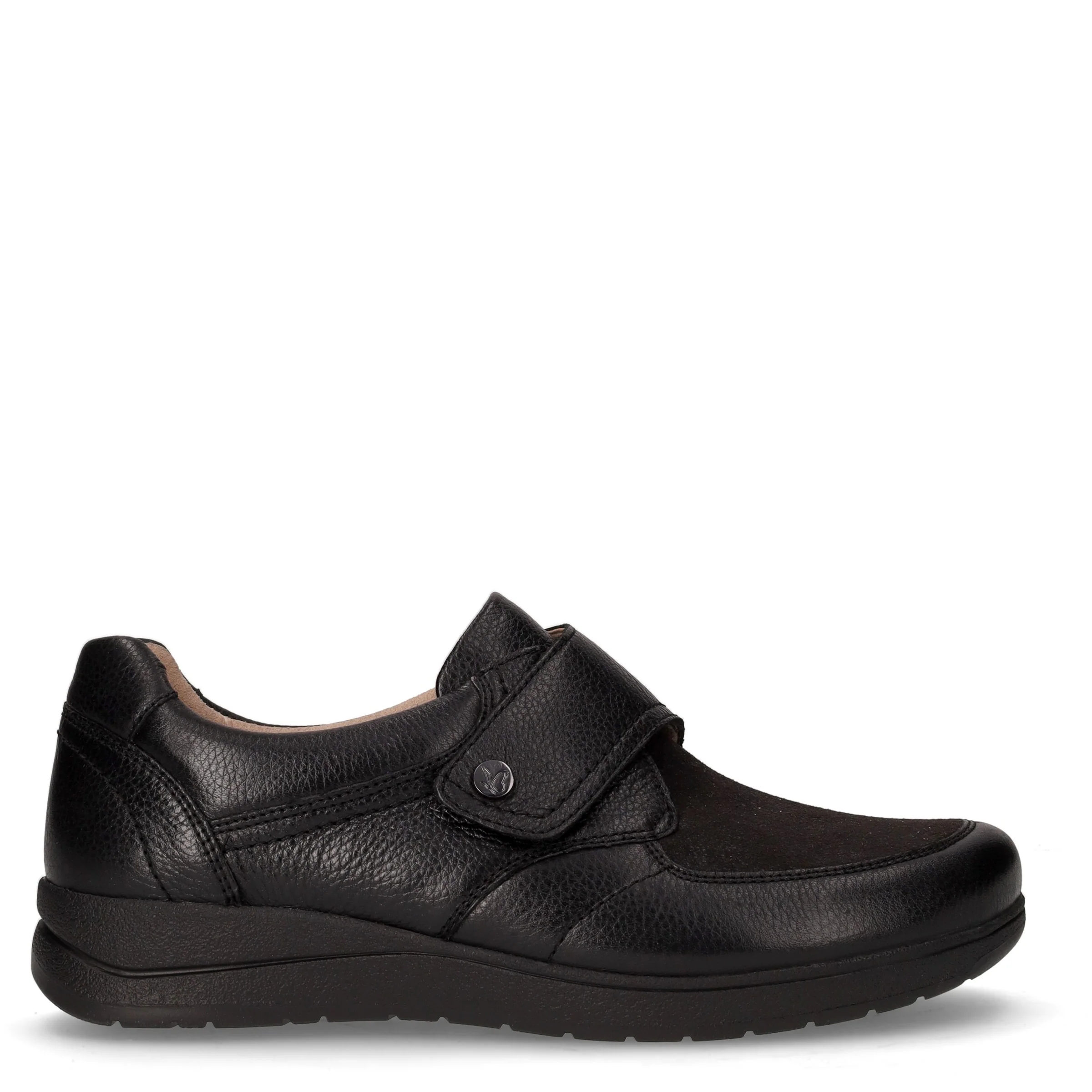 Scarpa chiusa con strappo in pelle nero