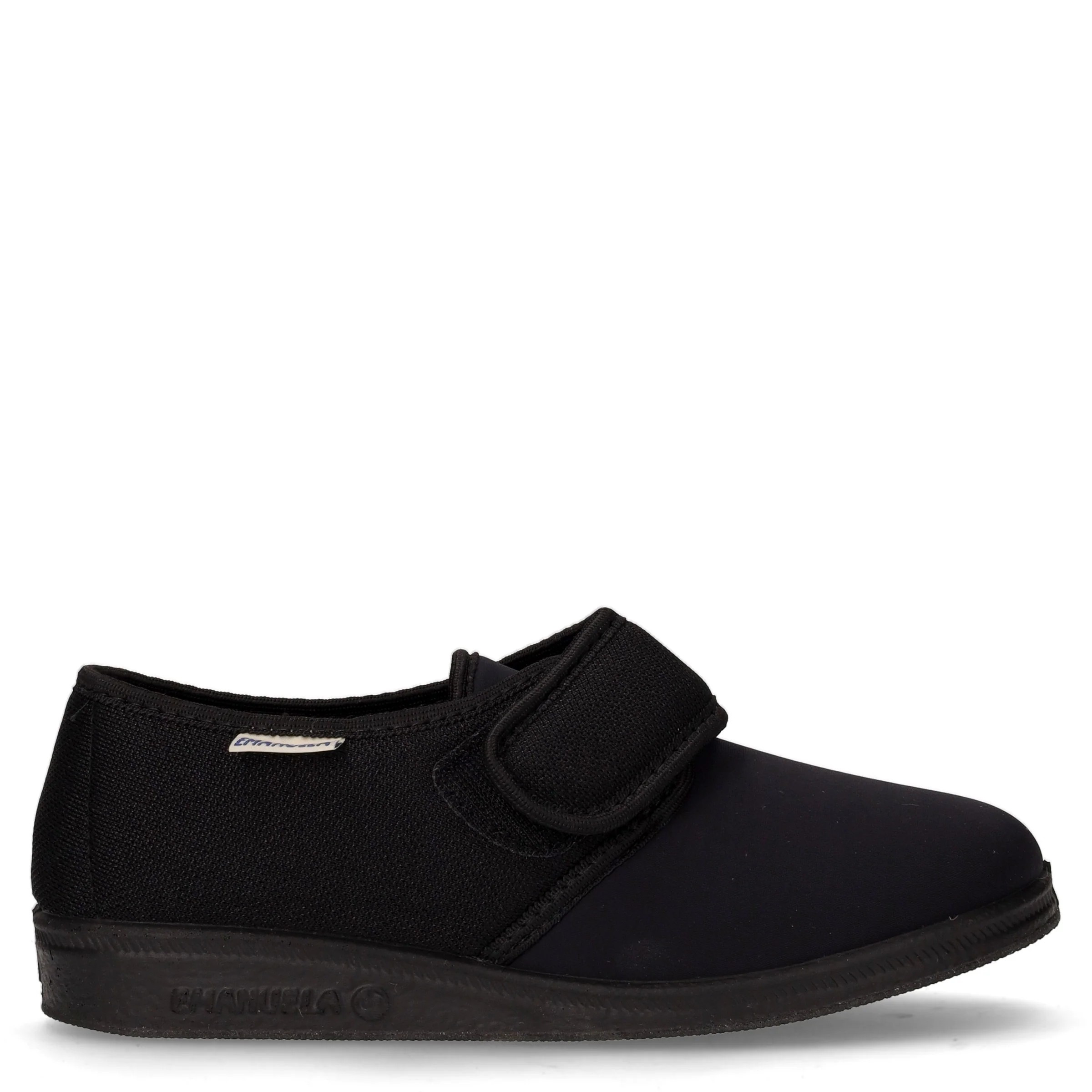 Scarpa chiusa in tessuto con strappo nero