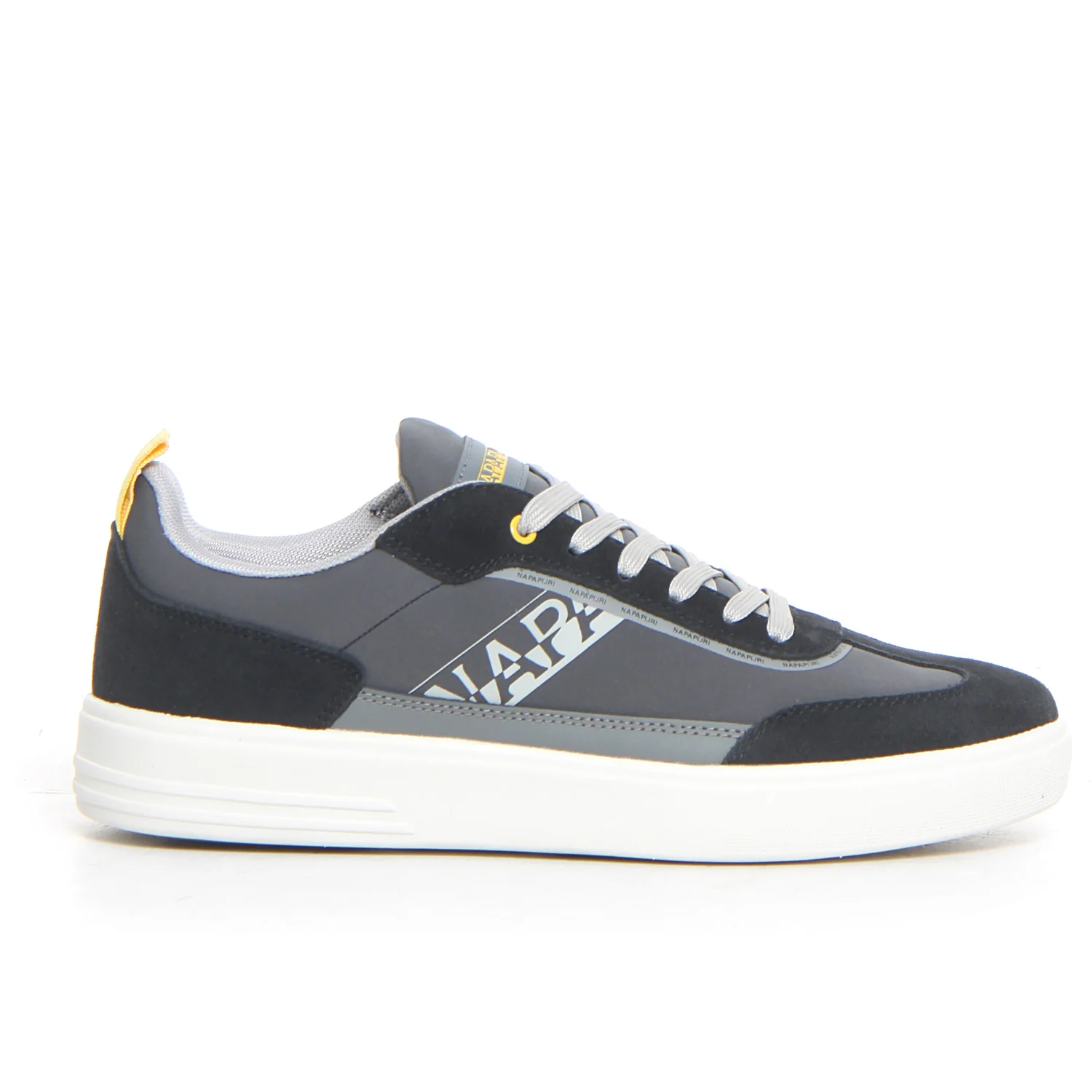 Sneaker black